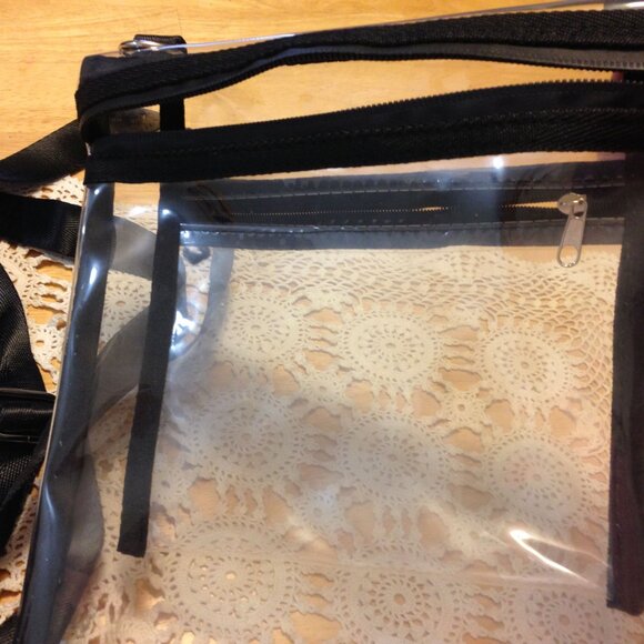 Clear bag with strap and inner zip pocket - Picture 2 of 5